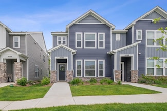 14592 Twin Lakes Cir, Burnsville, MN 55306