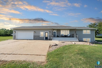 48048 281st St, Canton, SD 57013