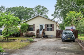 147 W Clearview Ave, Pine Hill, NJ 08021