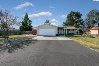 10012 Locust Ln, Pasco, WA 99301