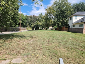 1303 S Walnut St, Sherman, TX 75090