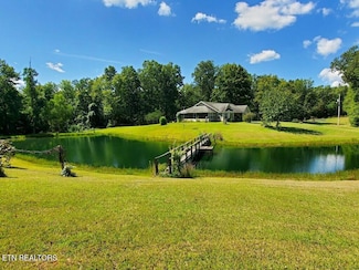 439 Elvira Ln, Winfield, TN 37892