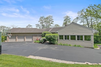 2010 Sleepy Hollow Rd, Sleepy Hollow, IL 60118
