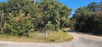 3825 Twin Creeks Dr, Cleburne, TX 76031