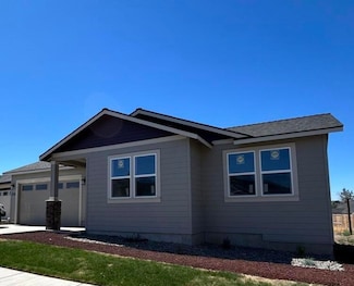 3110 NW Cedar Ave, Redmond, OR 97756