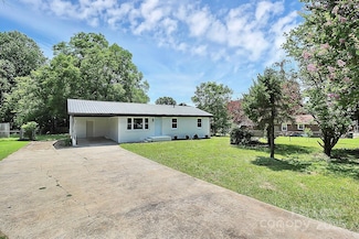 1433 Edgewood Rd, Bessemer City, NC 28016