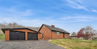 2632 River Rd, Vandergrift, PA 15690