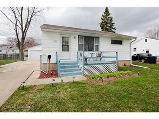 2240 Shawnee Rd, Waukegan, IL 60087