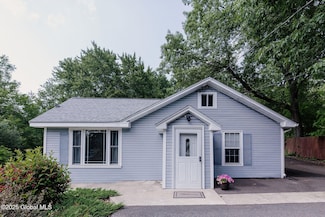 181 Elliot Rd, East Greenbush, NY 12061