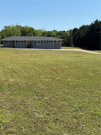 135 Lowe Rd, Piedmont, SC 29673
