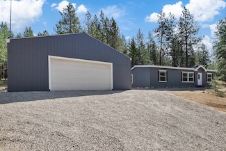4209 N Fantasy Ct, Loon Lake, WA 99148