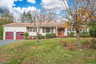 67 Darlington Dr, Wayne, NJ 07470