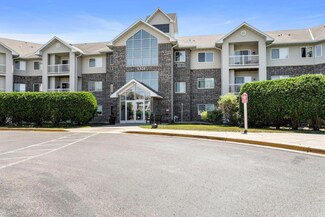 1321 Lake Dr W Unit 116, Chanhassen, MN 55317