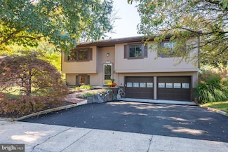 2122 Mayo Dr, Reading, PA 19601