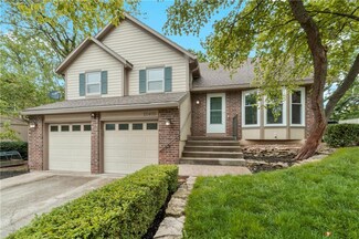 12405 S Blackfoot Dr, Olathe, KS 66062