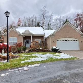 719 Sagewood Dr, Chagrin Falls, OH 44023