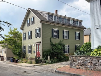 18 Barney St, Newport, RI 02840