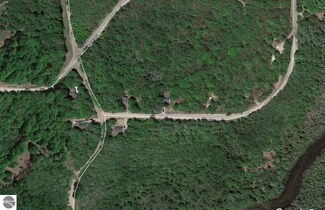 000 Jeri Rd Unit 20-21, Lake Ann, MI 49650