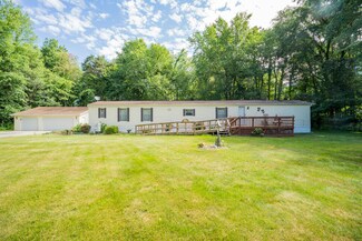 6313 Britten Dr, Plainwell, MI 49080