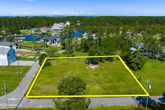 140 Hillcrest Dr, Pass Christian, MS 39571