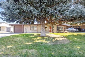 211 N 63rd Ave, Yakima, WA 98908