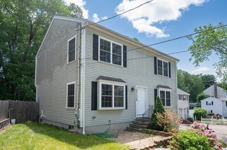 146 Lakeside Ave, Wrentham, MA 02093