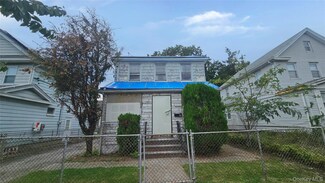 109-28 212th St, Queens Village, NY 11429