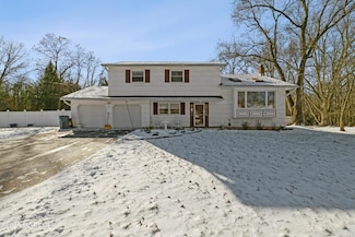 11 Sandburg Dr, Morganville, NJ 07751