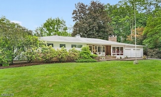 6 Evergreen Place, Hackettstown, NJ 07840