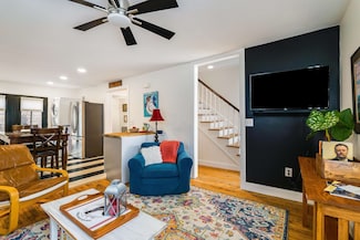 917 W Beverley St, Staunton, VA 24401