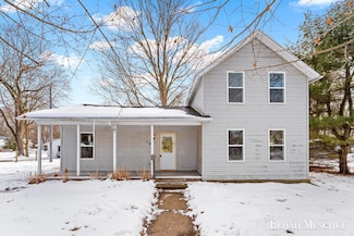 161 W 1st Ave, Plainwell, MI 49080
