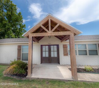 707 Magnolia Dr, Jennings, LA 70546