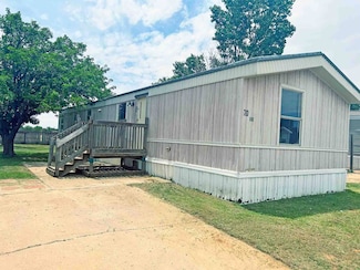 605 N 20th St Unit 70, Slaton, TX 79364