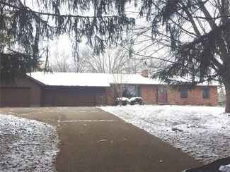 7176 Hunter Dr, Chippewa Lake, OH 44215