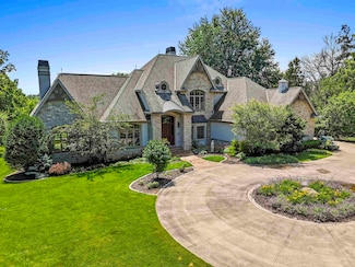 1233 W Cedar St, Appleton, WI 54914