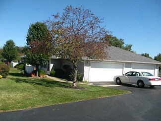 4446 Greystone Village Dr Unit 24D, Columbus, OH 43228