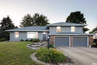 3119 W Forsythe Rd, Peoria, IL 61614