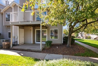 25 Spruce Ct, Bedminster, NJ 07921