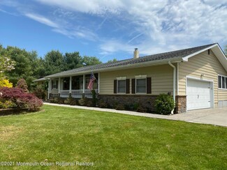 41 Merrick Rd, Farmingdale, NJ 07727