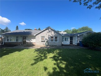 117 N Goodyear St, Oregon, OH 43616