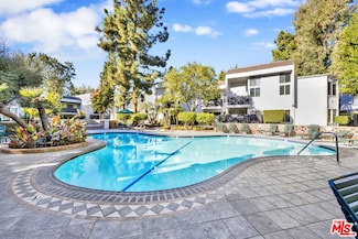 18645 Hatteras St Unit 106, Tarzana, CA 91356