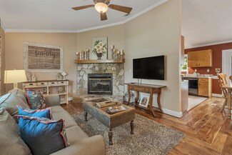 5810 Laurelwood Dr, Crestview, FL 32539