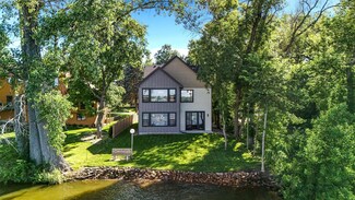 2006 Shorewood Ln, Mound, MN 55364