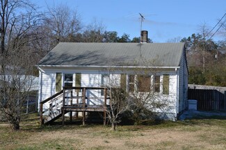 4620 Shula Dr, Hurt, VA 24563