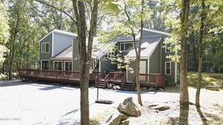 101 Jackson Dr, Hawley, PA 18428