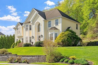 65 Leanne Dr, North Andover, MA 01845
