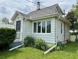 1404 Pleasant View Ave, Waukesha, WI 53188