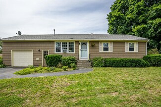 19 Hicks St, Portland, ME 04103