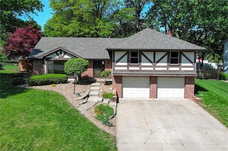 3122 Lakeview Cir, Leavenworth, KS 66048