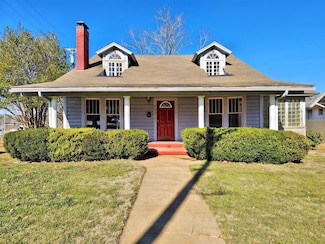 501 E Park Ave, Palestine, TX 75801
